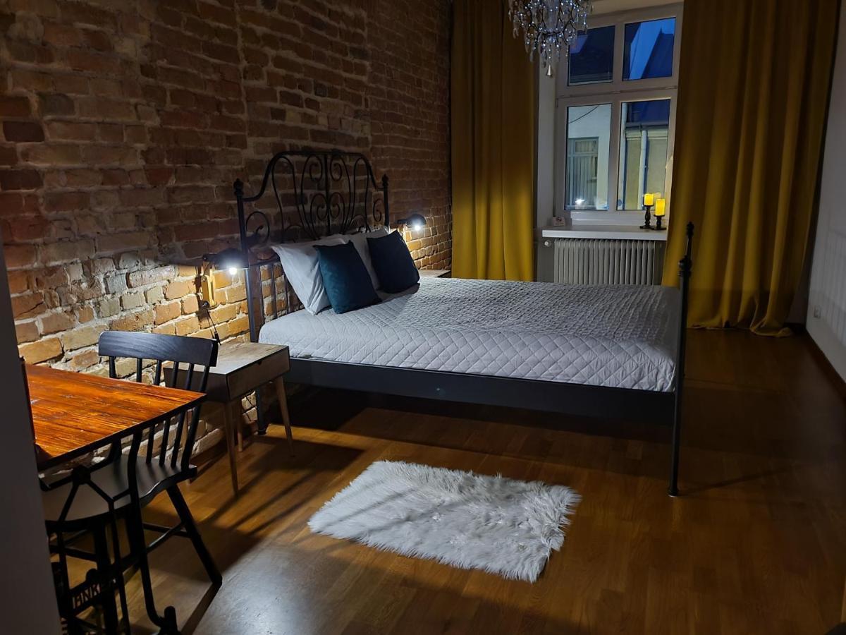 Apartament Skorpion Centrum Sanok Esterno foto