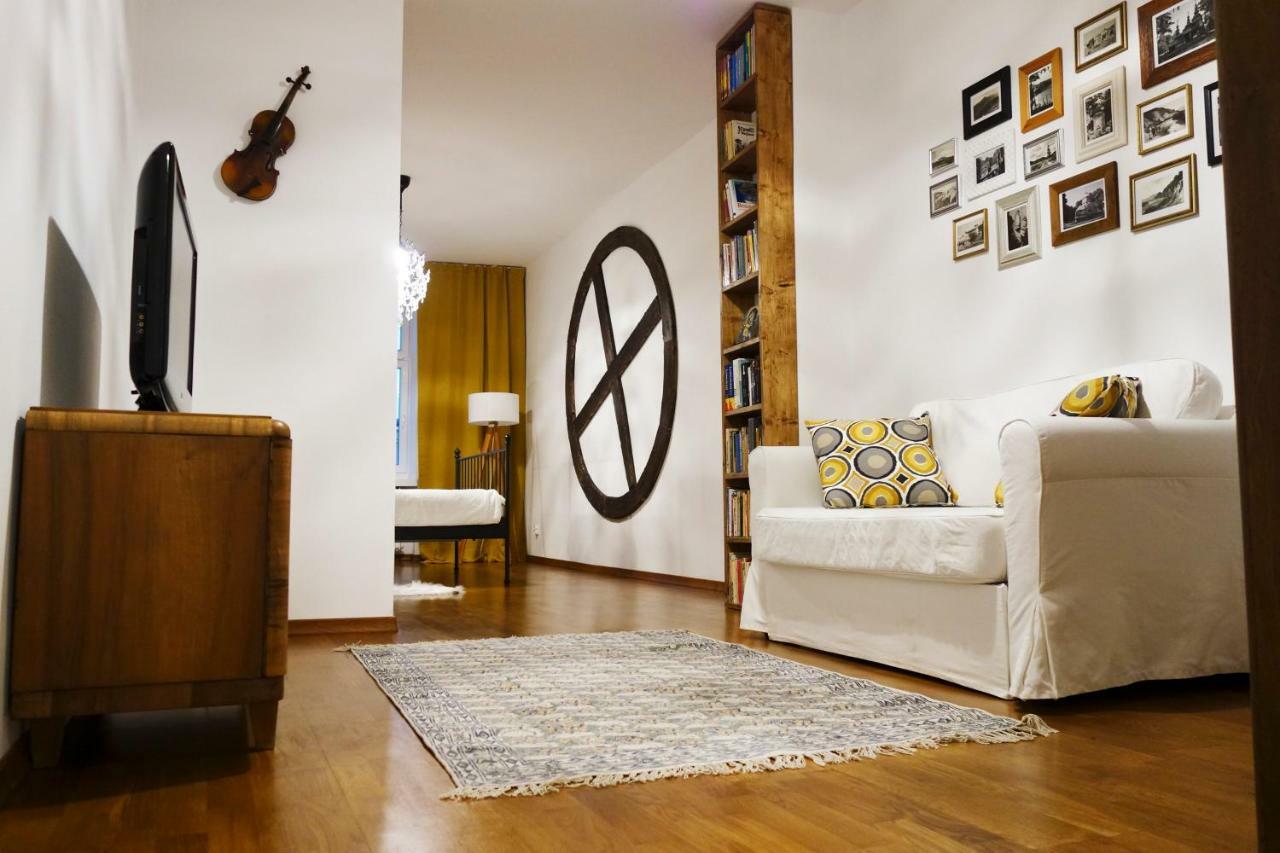 Apartament Skorpion Centrum Sanok Esterno foto